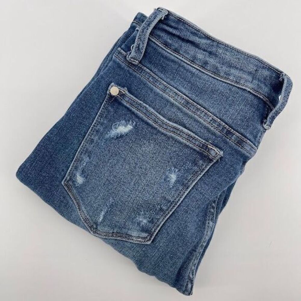 Judy Blue Medium Wash Destressed Straight Leg Rainbow Detailed Pocket Jeans 27